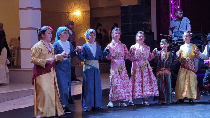 PXL_20251227_201044495